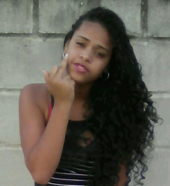 Adolescente sai para festa de aniversário e desaparece