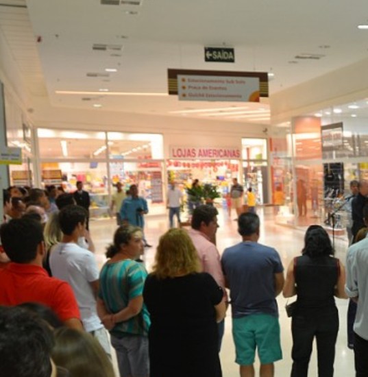 Lançamento de livro vai movimentar shopping em Linhares