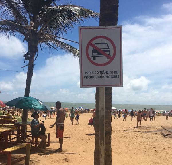 R$ 1 mil de multa para quem estacionar carro na areia da praia de Pontal do Ipiranga