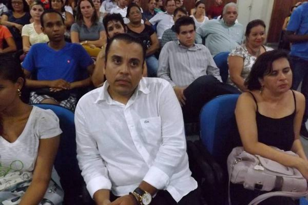 Cenas da aula inaugural da Faceli. Foi nesta segunda-feira