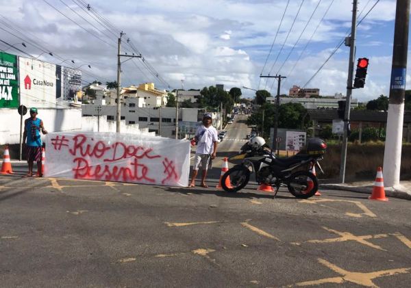 Manifestação: Moradores prejudicados pela lama da Samarco protestam em Linhares