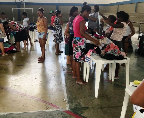 Bazar solidário: Roupas de grife ao seu alcance em Linhares