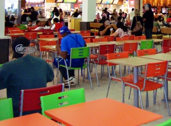 Shopping pode ser obrigado a disponibilizar espaço à deficientes, idosos e gestantes em Linhares