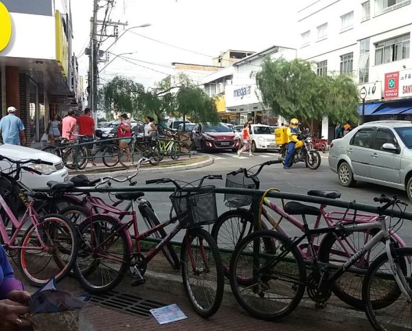Greve dos caminhoneiros afeta serviços essenciais em Linhares