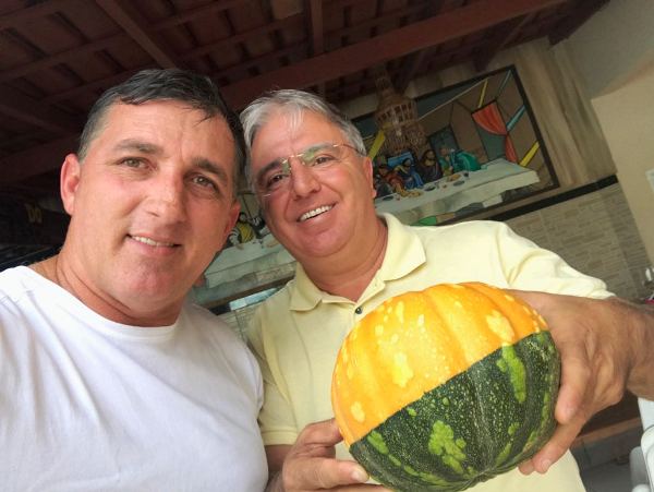 Incrível! Não é pintada, diz leitor sobre abóbora colhida em propriedade de Linhares