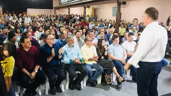 Em Linhares: Cerimonial lotado em encontro no Interlagos. 12 vereadores participaram