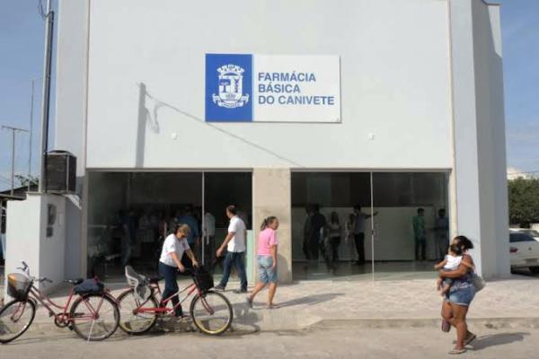 Leitor reclama de horário de atendimento de farmácia básica no Canivete