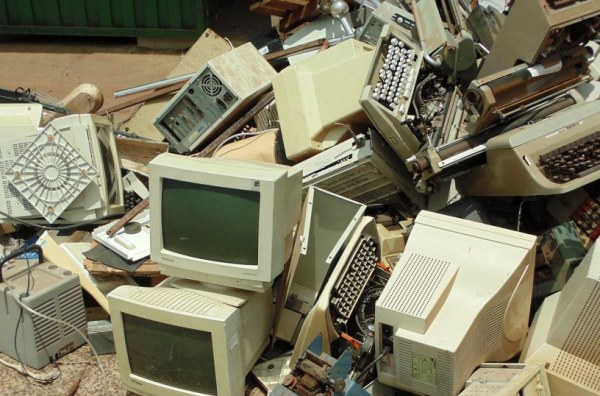 Como descartar baterias, lâmpadas, teclados, mouse e outros? Confira a resposta
