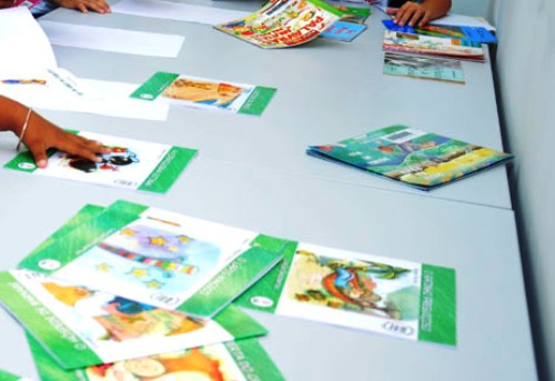 Hoje tem chocolate, bolo, biscoito e muita literatura em uma escola de Linhares