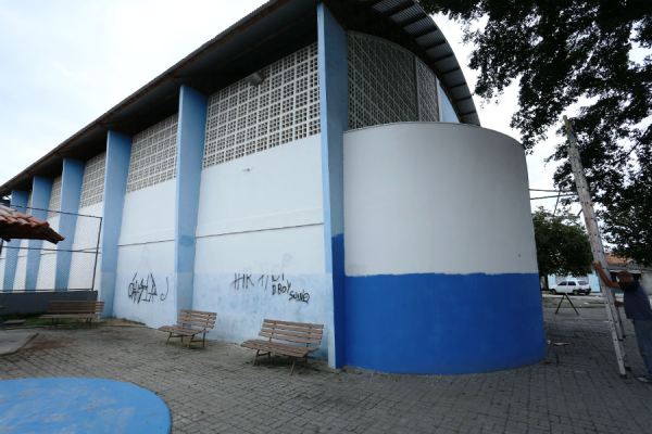 Ginásio Poliesportivo do Nova Esperança é alvo de pichação