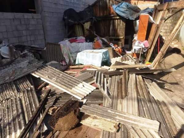Solidariedade: Casa desaba no Canivete, e vizinhos pedem ajuda para socorro à família