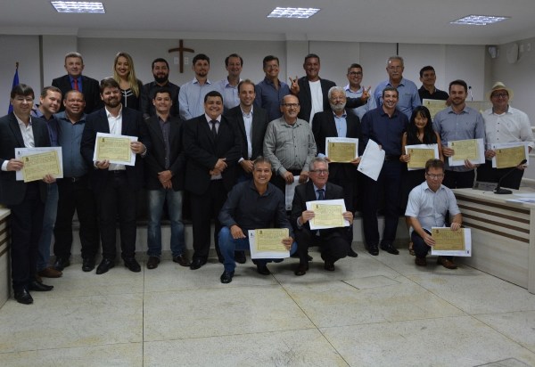Engenheiros agrônomos recebem homenagem na Câmara de Linhares