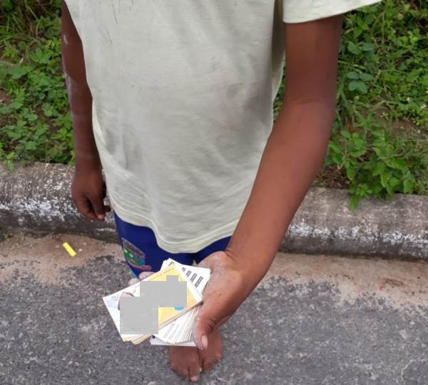 Menino diz que ganhou R$ 20 para fazer boca de urna no Planalto