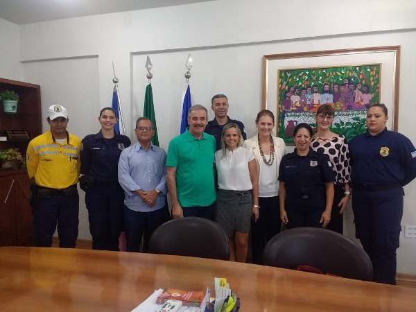 Prefeitura de Linhares lança programa para reforçar prevenção às drogas nas escolas
