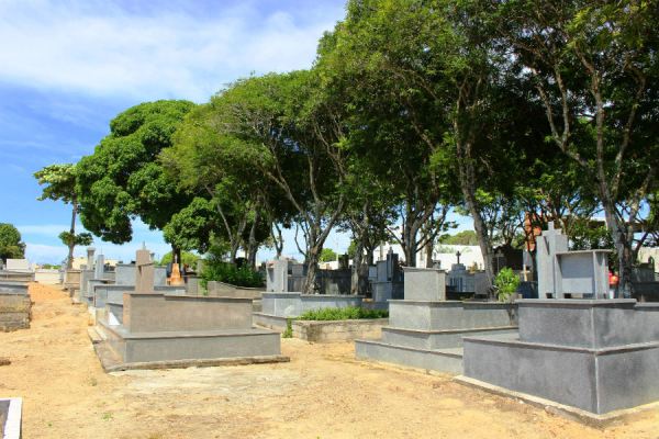Finados: Confira programação católica nos cemitérios de Linhares