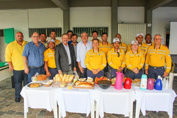 Agentes de Trânsito agradecem sanção de lei com café da manhã em Linhares