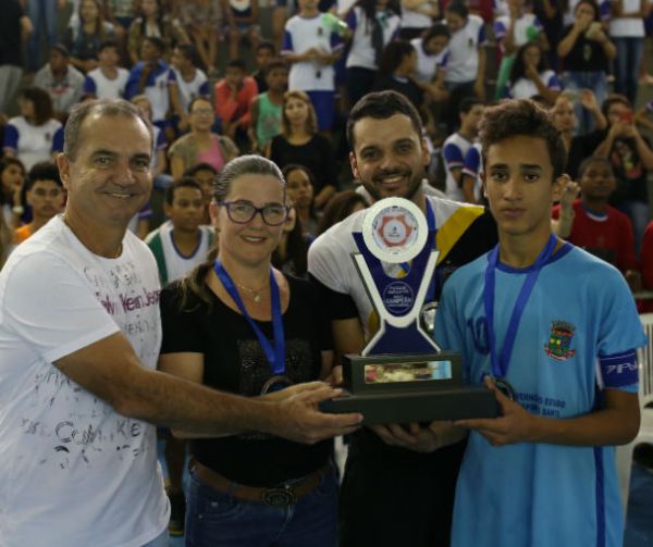 Esporte na veia: 800 estudantes de Linhares envolvidos nos Jogos das Escolas Públicas