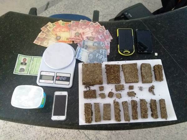 Comprei em Vila Velha, diz detido com quase 1kg de maconha no Interlagos