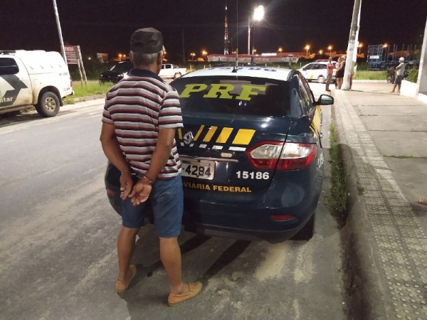 Motorista alcoolizado é preso pela PRF em Linhares