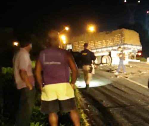 BR-101: Um morto e um ferido em acidente entre Polo e caminhão em Linhares 