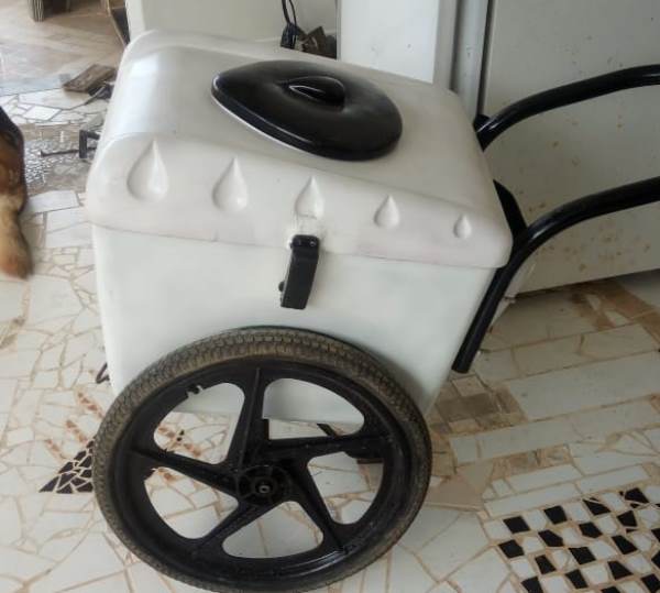 Ladrão furta carrinho de picolé (mas cheio de cerveja) em Regência