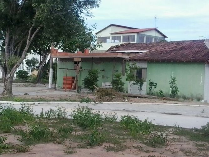 Obra particular em área pública é motivo de denúncia no Jardim Laguna