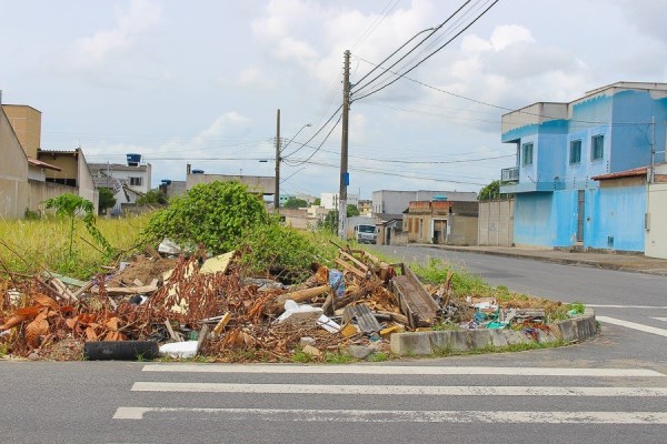 Entulhos: Mais de 80 proprietários notificados por desobediência ao cronograma