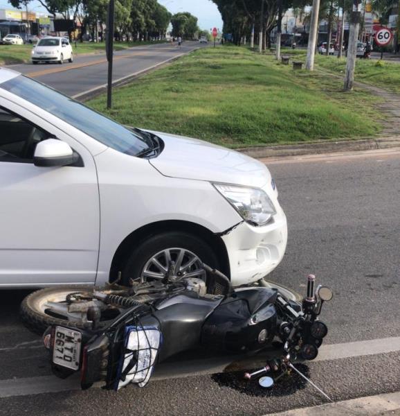 BR-101: Acidente entre moto e carro no 'Trevo da MVC'
