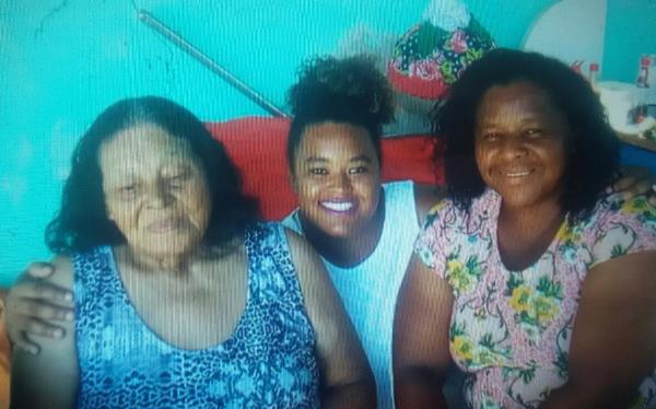 Mãe procura filha que deixou com casal em Linhares