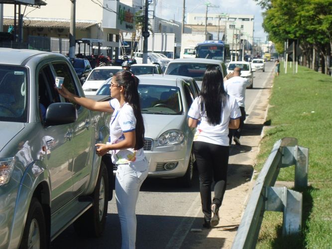 Floresta e água: Rimo realiza ação e distribui 500 copos e água mil informativos