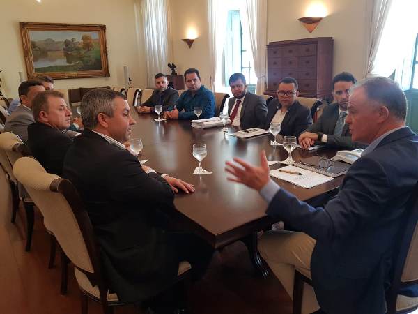 HGL e outros assuntos em reunião importante com Casagrande e vereadores de Linhares