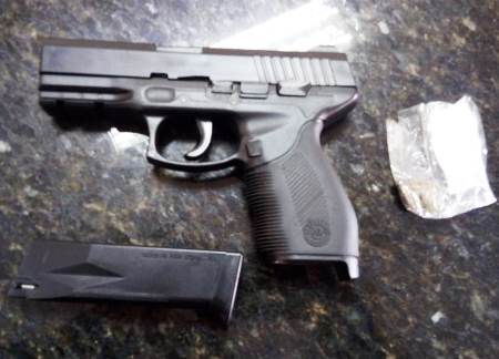 Bebedouro: Bodão é detido com réplica de pistola em plena luz do dia