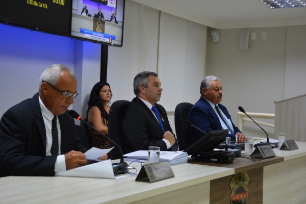Câmara de Linhares cria nova Comissão para apurar atos de Rosinha Guerreira