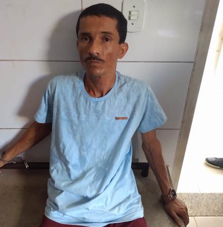 Homem detido escapa na porta da Delegacia de Linhares