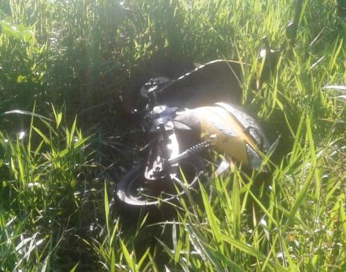 Morador encontra moto em lote baldio, no Nova Esperança