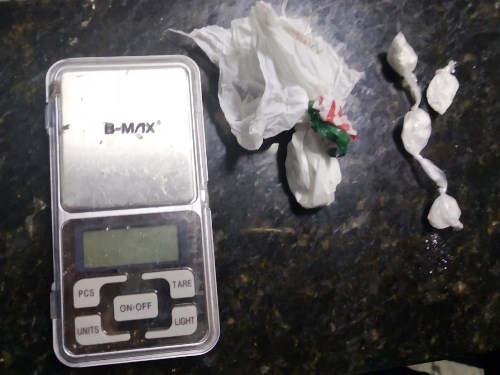 Tráfico de drogas via Whatsapp: Entra e sai em hotel de Linhares termina em detenções