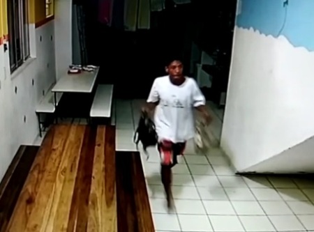 Ladrão faz buraco na parede e furta salário de cuidadora em Linhares