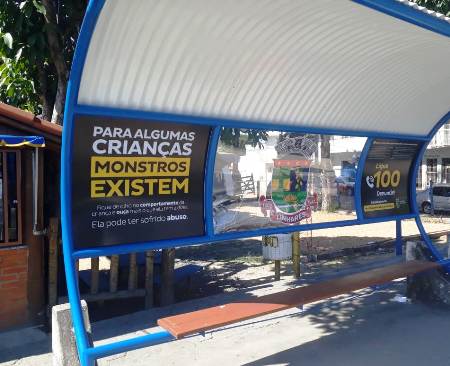 Ônibus: Mensagens importantes em 100 novos abrigos em Linhares