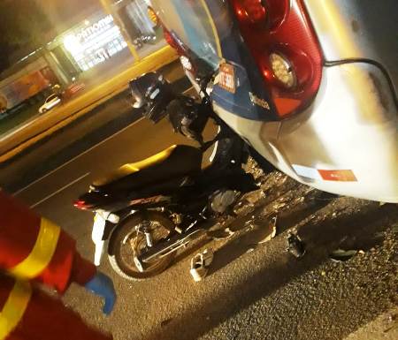 No ponto: Moto colide em ônibus no bairro Movelar