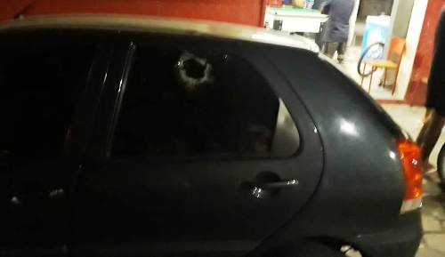 No bar: Um ferido e carro atingido durante tiroteio no Aviso