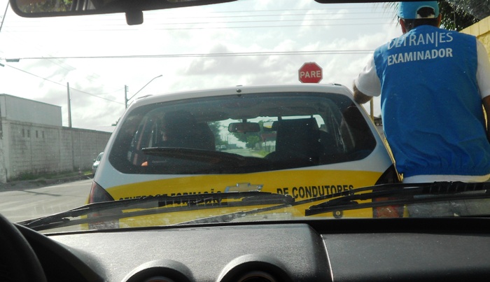 Servidores do Estado cruzam os braços e provas são suspensas no DETRAN