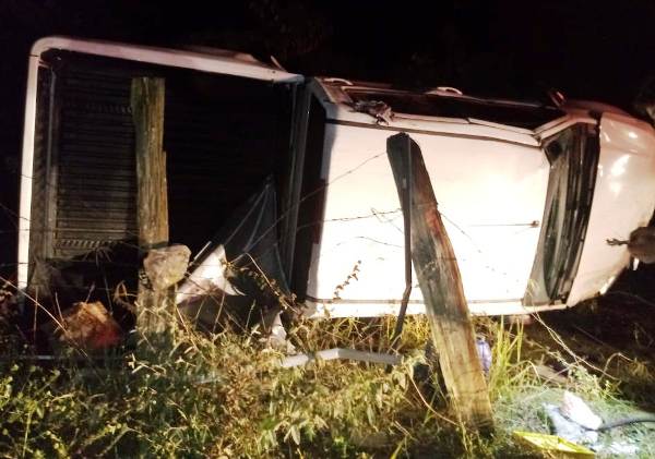 Tiros, acidente e feridos durante assalto no bairro Aviso