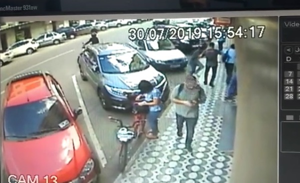 Bandidos roubam malote com grande quantia em dinheiro, no Centro de Linhares