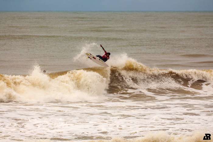 R$ 40 mil em prêmio: Etapa Tríplice Coroa Quebra Onda de Surf vai agitar Pontal do Ipiranga