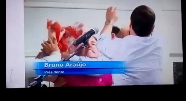 Vídeo: Vereador é agredido em plena Sessão na Câmara de Santa Teresa 