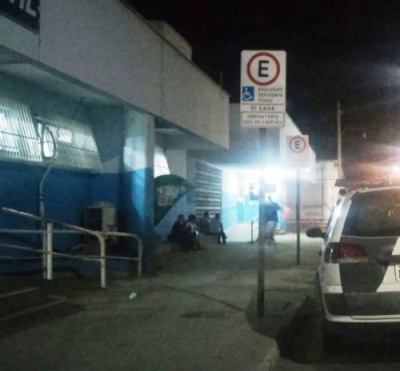 Casal baleado no Araçá. Mulher é transferida do HGL e corre risco de amputação