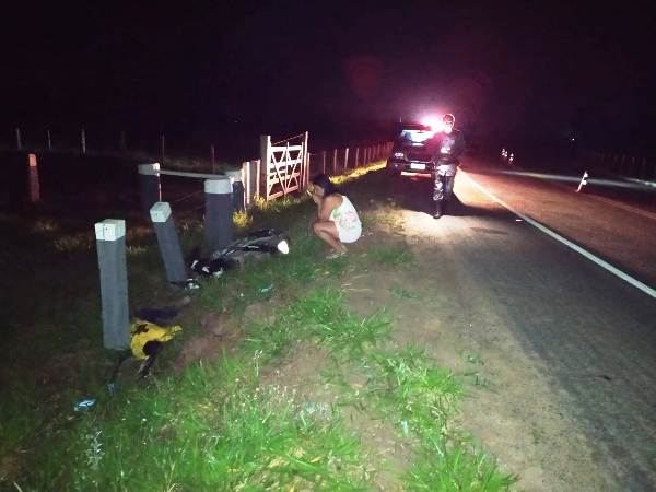 Condutor de moto morre e carona sai gravemente ferido de acidente na Estrada do Pontal