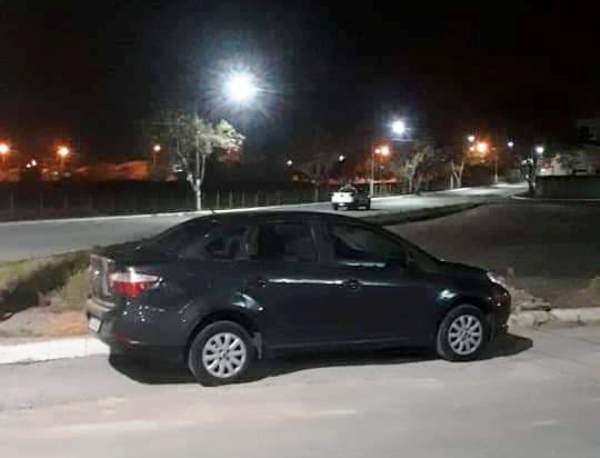 Carro roubado é recuperado, dinheiro não. Vítima detalha assalto em lanchonete