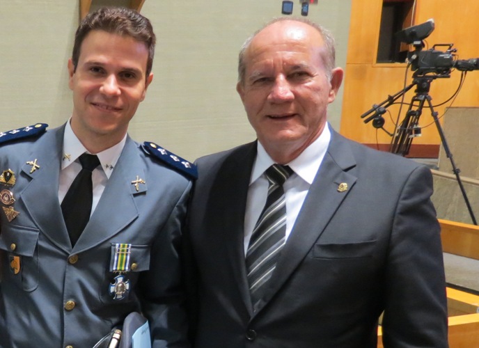 Policial Militar de Linhares recebe homenagem na Assembleia Legislativa