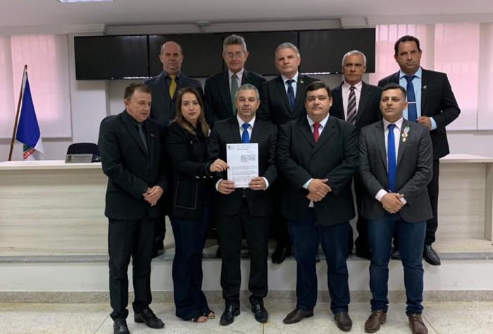 Projeto quer só 9 vereadores e salário de R$ 1,5 mil na Câmara de Linhares